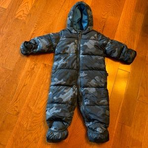 Snowsuit Baby Gap size 18-24 month blue camouflage